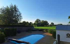 Casa-Cosi, Tourist & Business Suites & Flats With Reserved Parking Included, Private Sauna Bookable